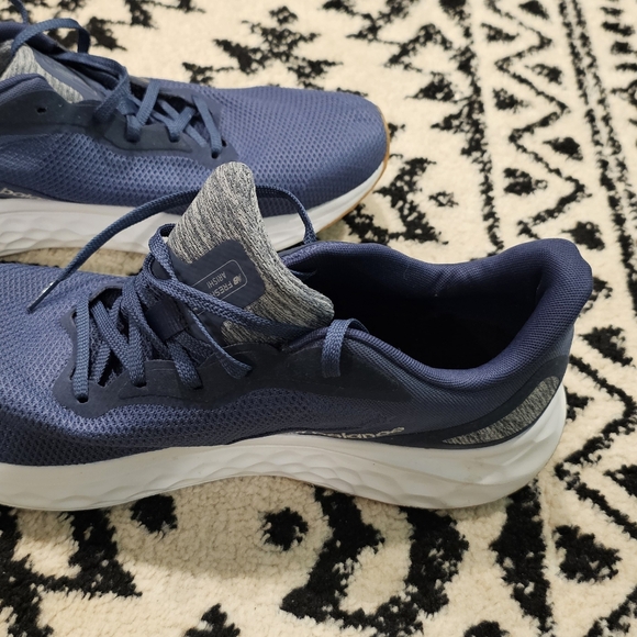 New Balance - Picture 5 of 9